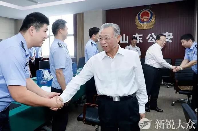 硬战！关键时刻谁能冷静应对