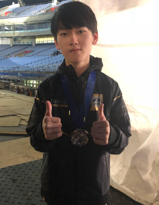  JackeyLove爆冷击败SKT，赛况扑朔迷离引爆全场！